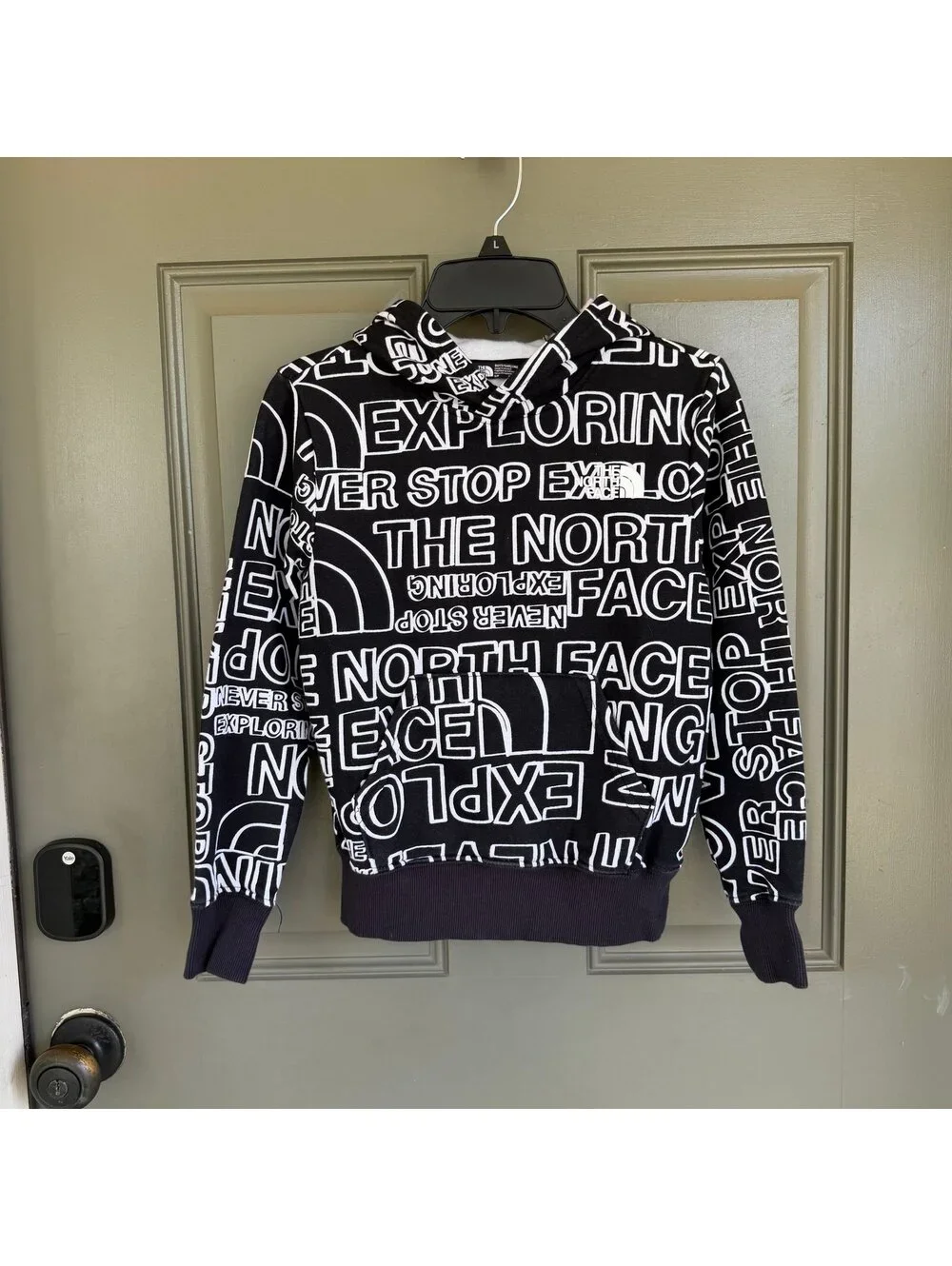 The North Face Boys Small S 7/8 Black White Typography Logo Hoodie